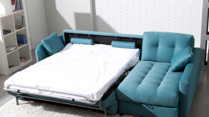 Практичный диван для сна и отдыха