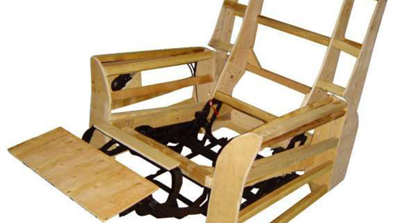 Каркас реклайнера — стальной механизм и деревянное основание