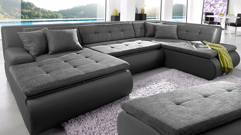 Модульный диван с подушками