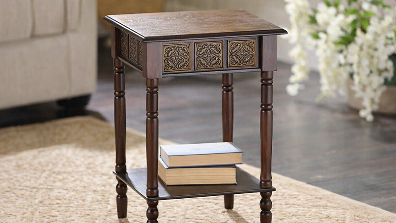 Столик для чая и кофе, книг и мелочей