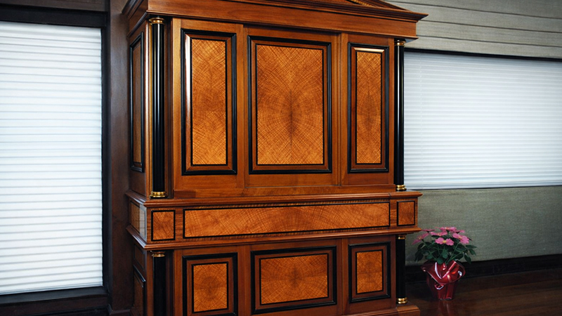 Шкаф в стиле бидермейер