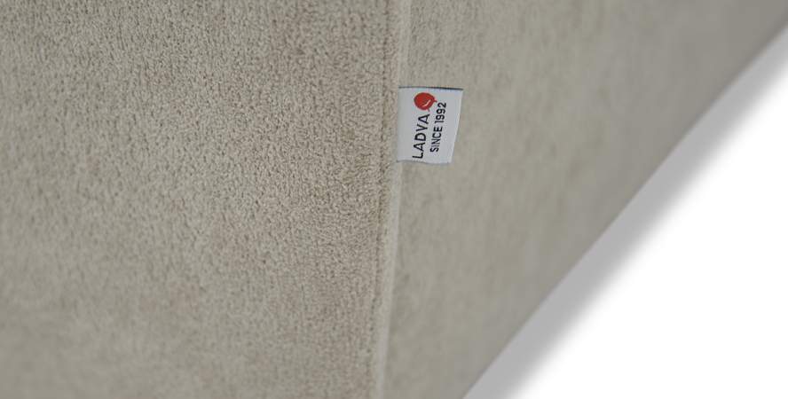 Прямой диван Тусон бежевый велюр 