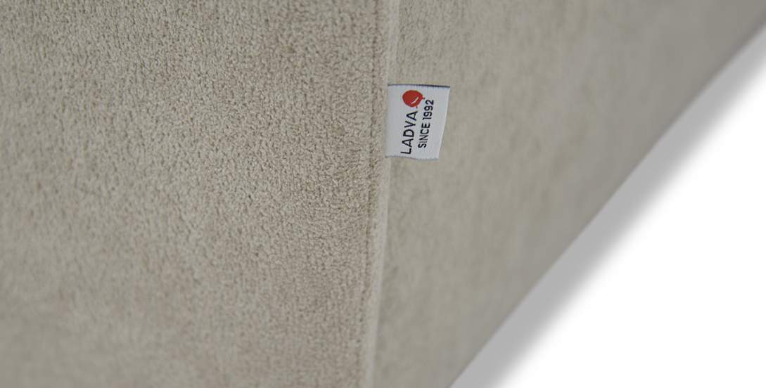 Прямой диван Тусон бежевый велюр