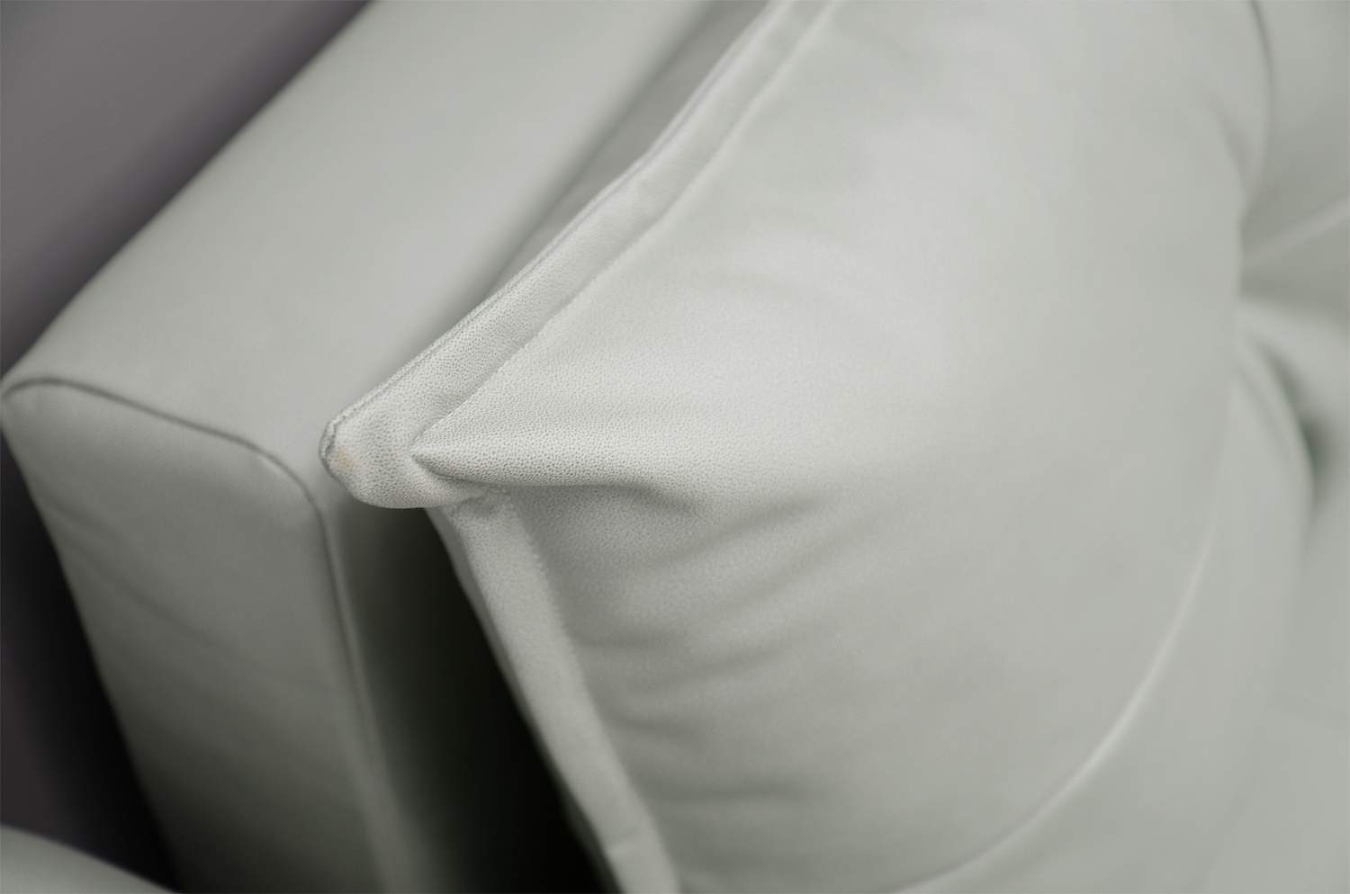 Прямой мини диван Лома 120 мятная искусственная кожа