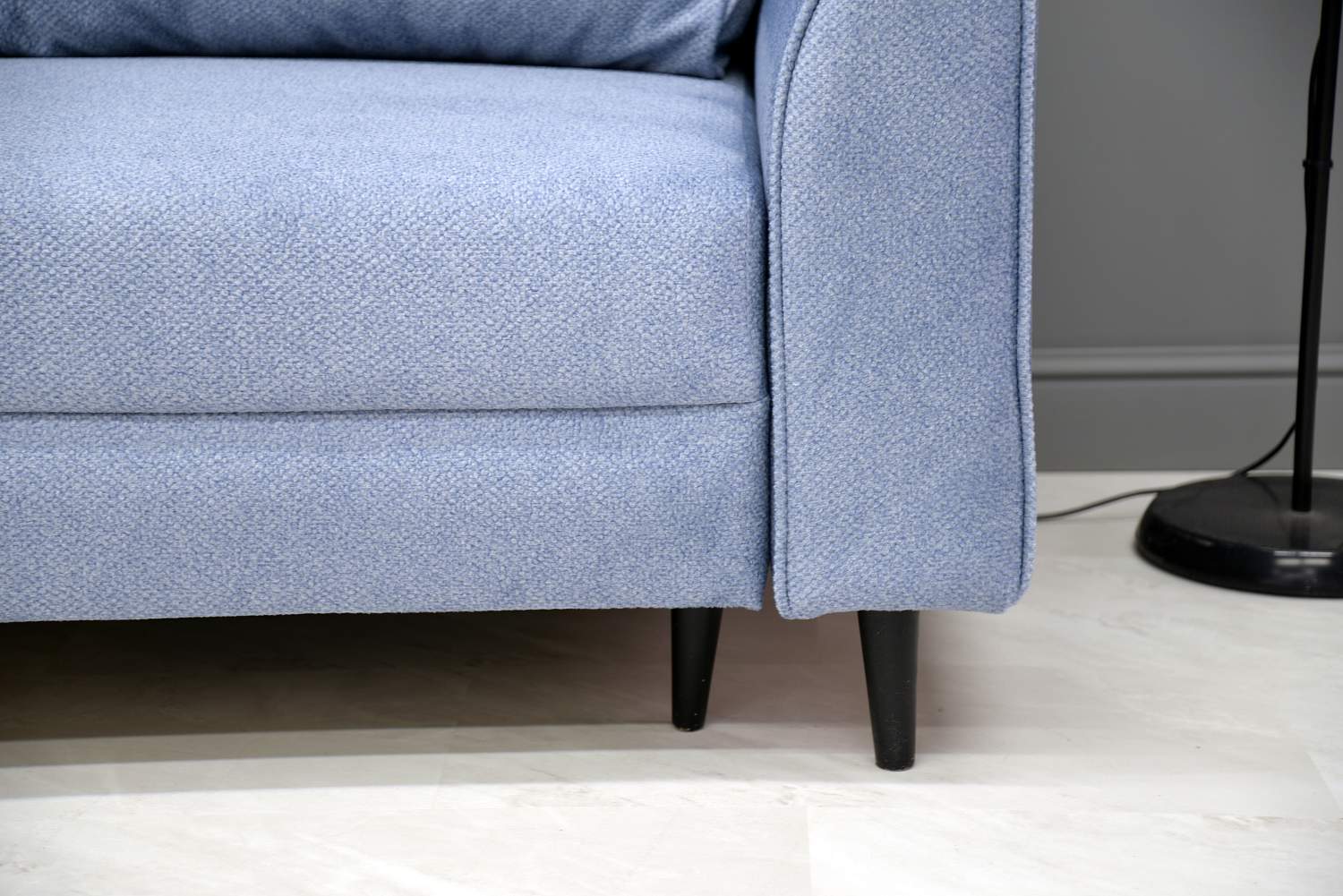 Прямой мини диван Касита 120 голубой велюр