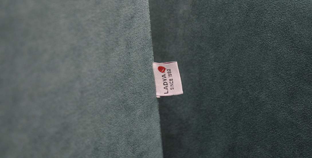 Прямой мини диван Тиволи 120 Изумрудный велюр