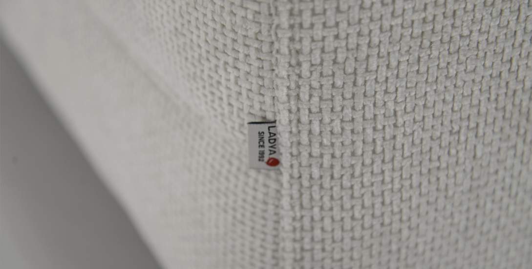 Прямой диван Белес Жемчужный  шенилл