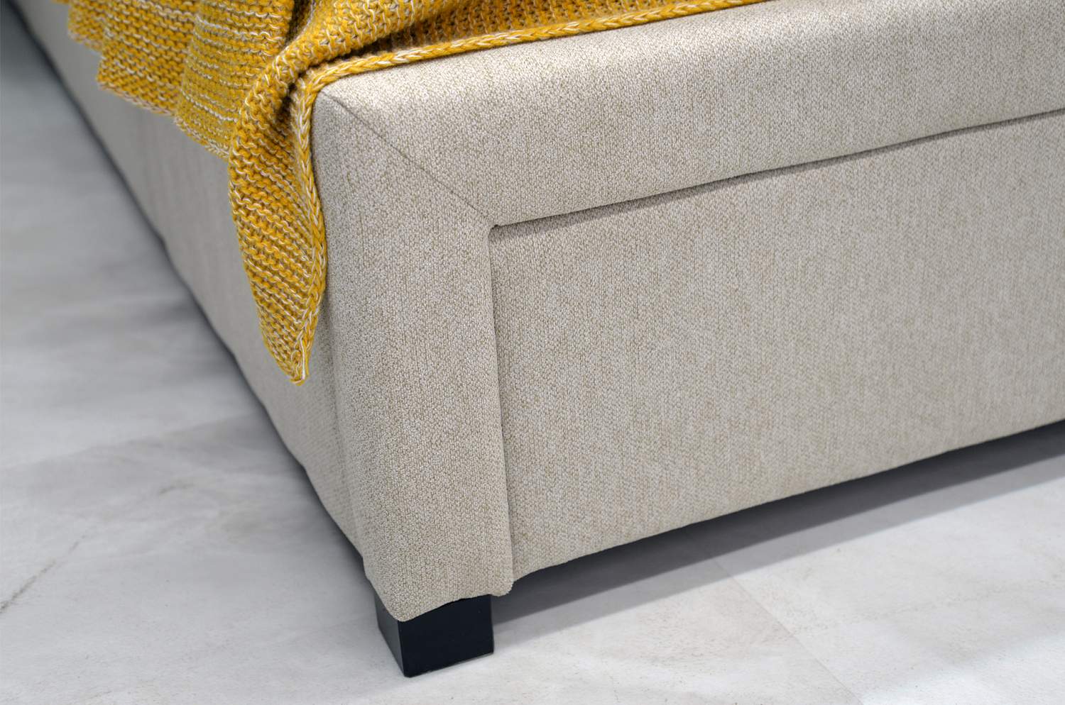 Двуспальная кровать Борба 180 кремовый шенилл