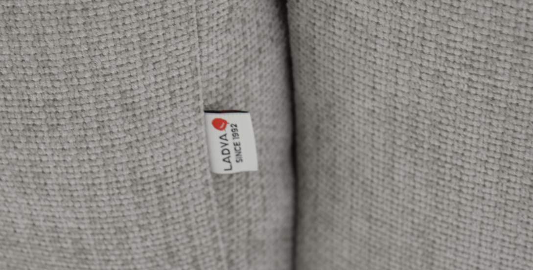 Прямой диван Кьяра тауп велюр 