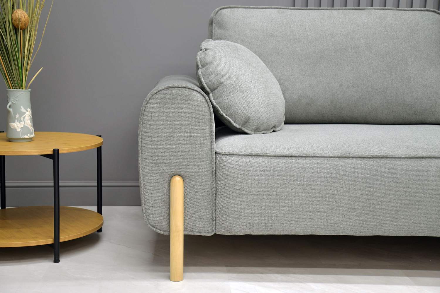 Прямой диван Тельда пудровый бежевый велюр