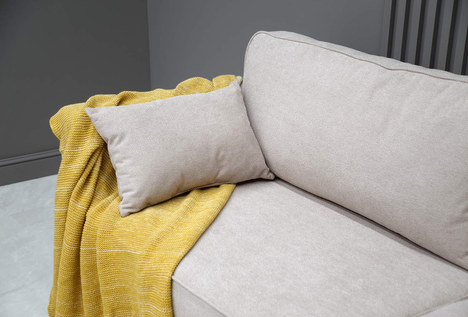 Прямой диван Энгри бежевый велюр