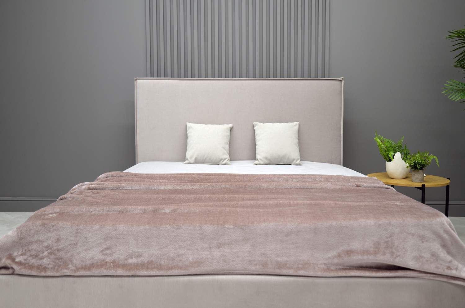 Двуспальная кровать Лутон 140 бежевый велюр