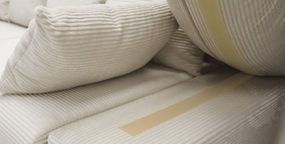 Прямой диван Тайлин кремовый велюр