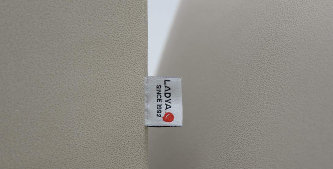 Прямой мини диван Лома 120 бежевая искусственная кожа