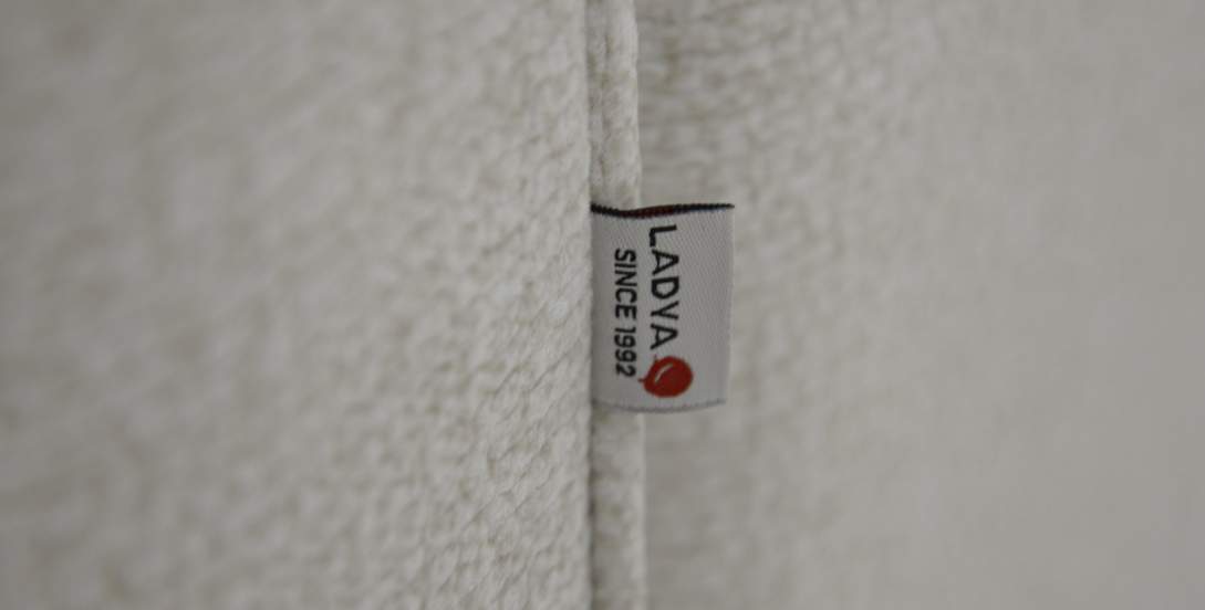 Прямой диван Авилла Светло-бежевый велюр