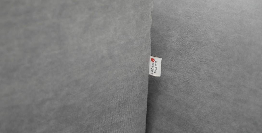 Прямой диван Лома Серый велюр