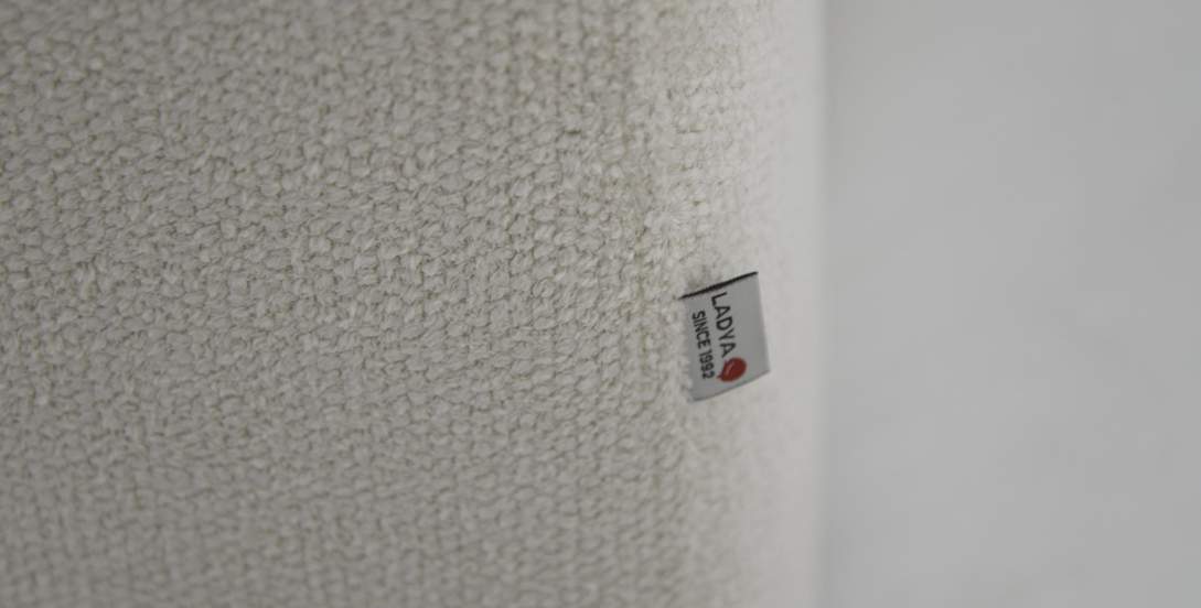 Прямой диван Кьянти Молочно-белый велюр 