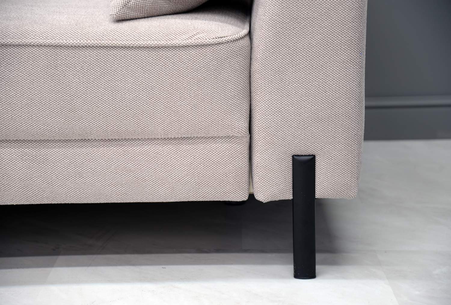 Прямой диван Энгри бежевый велюр