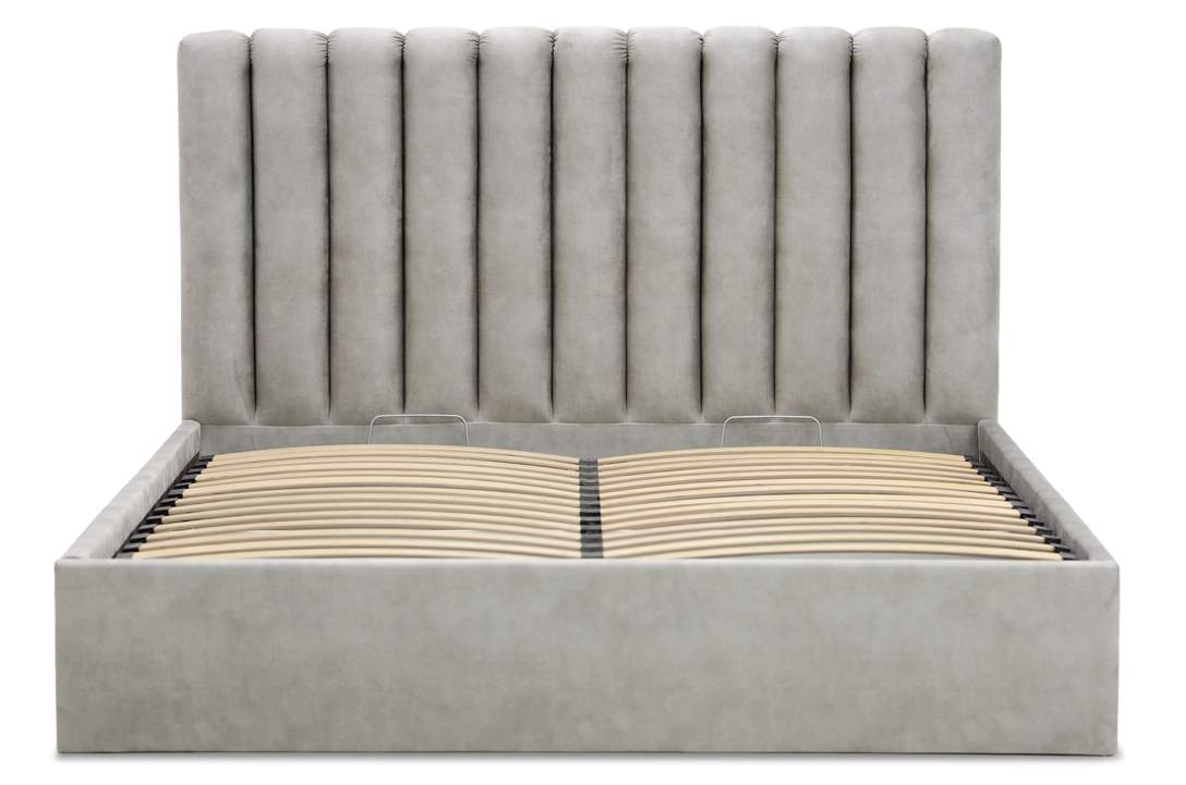 Двуспальная кровать Страйп 160 светло-серый велюр