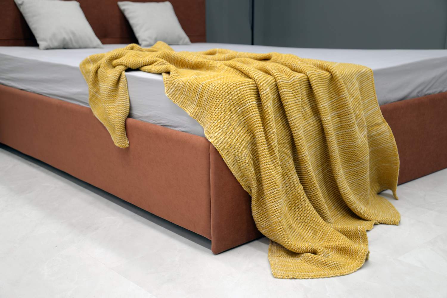 Двуспальная кровать Келли 160 терракотовый велюр