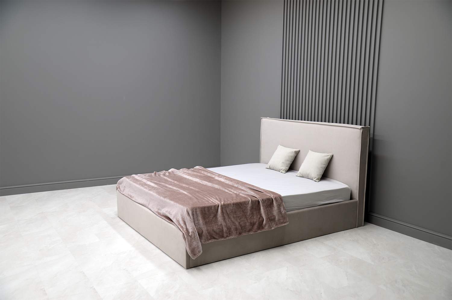 Двуспальная кровать Лутон 160 бежевый велюр