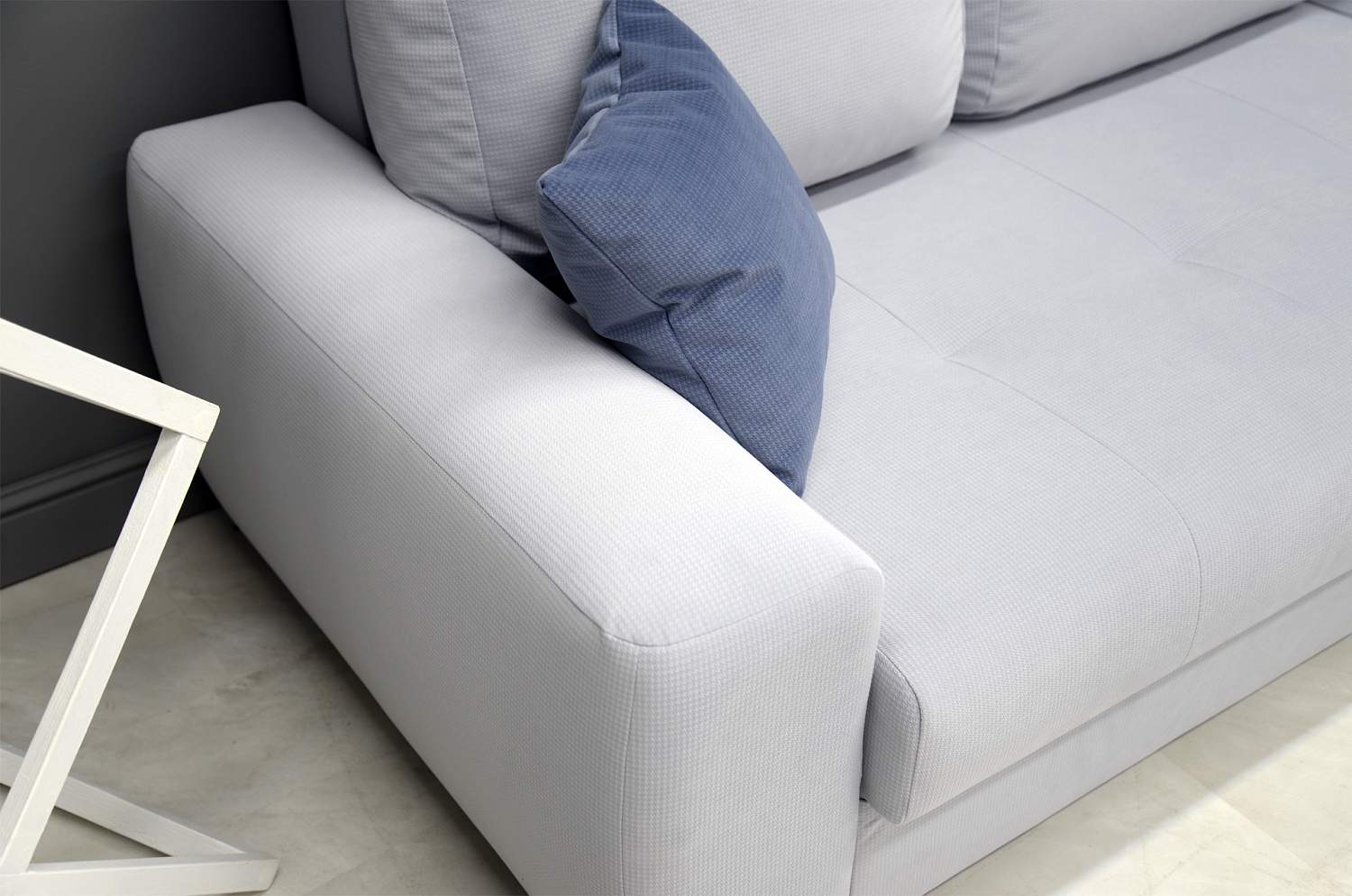 Угловой диван правый Коста светло-серый велюр