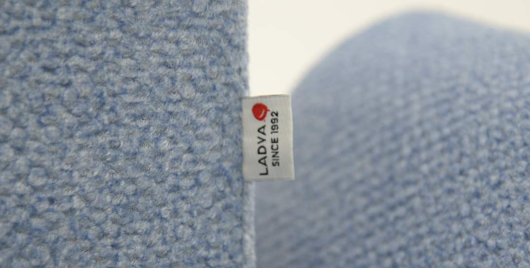 Прямой мини диван Касита 120 голубой велюр