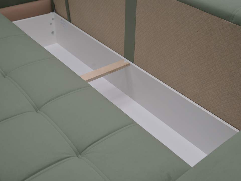 Прямой диван Вестон светло-зеленый велюр