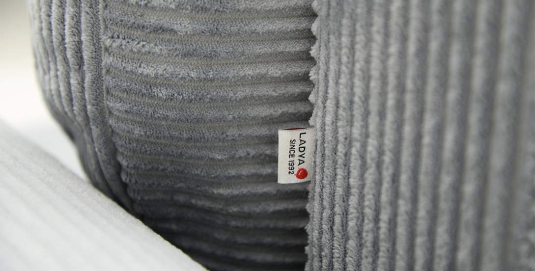 Прямой мини диван Гизела 140 серый велюр