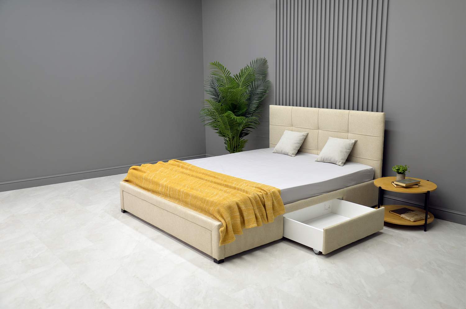 Двуспальная кровать Борба 180 кремовый шенилл