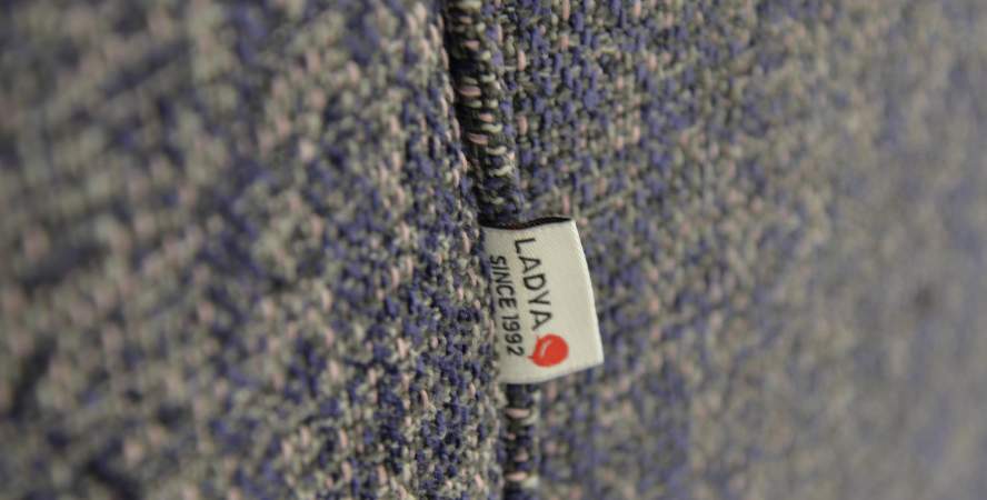 Прямой диван Авилла фиолетовая рогожка меланж