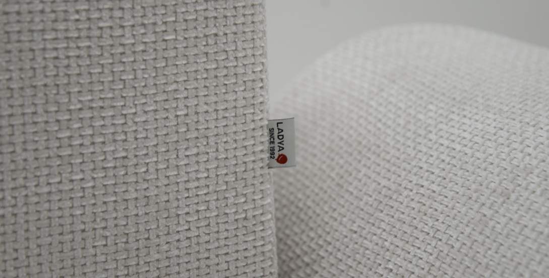 Прямой мини диван Гизела 120 Жемчужный шенилл 