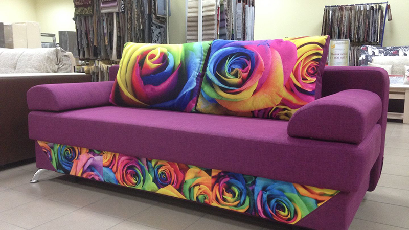 Цветной диван